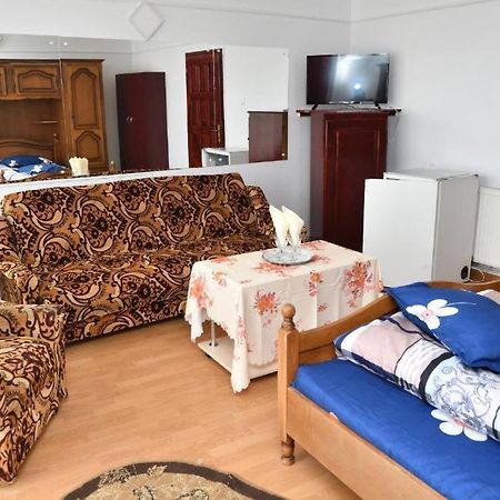 Casa Simescu I Vandrehjem Caransebeş Eksteriør billede