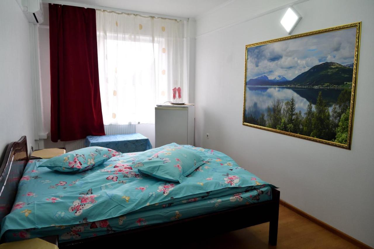 Casa Simescu I Vandrehjem Caransebeş Eksteriør billede